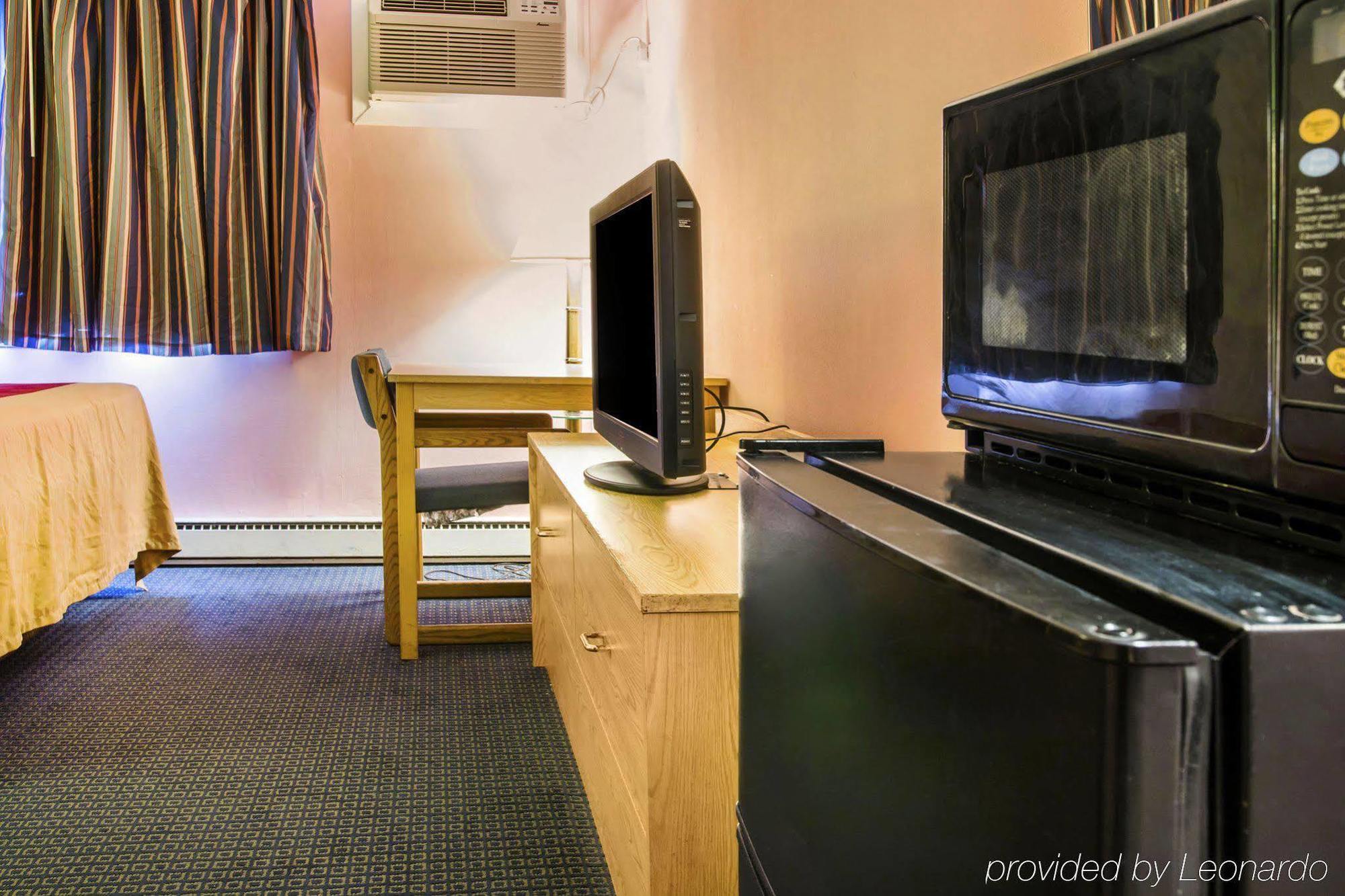 Econo Lodge 巴特尔克里克 外观 照片