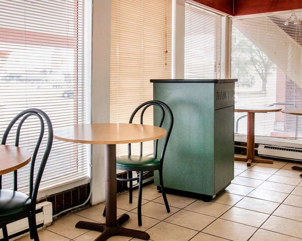 Econo Lodge 巴特尔克里克 餐厅 照片